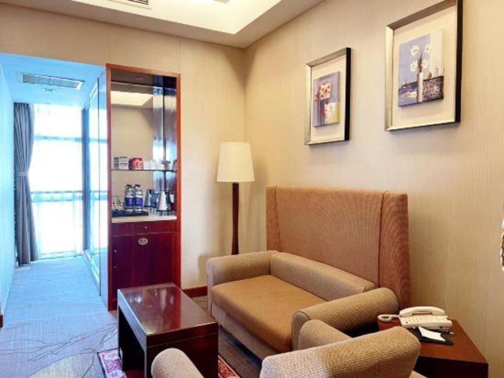 Qingdao Blue Horizon Hotel Licang Buitenkant foto